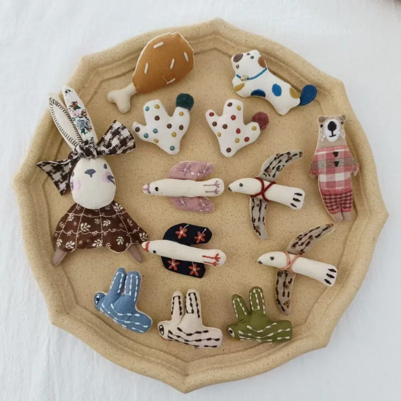 Cartoon Animal Brooch Fabric Plush Embroidered Forest Style Small Lightweight Cute Pin Assorted Colors Bag Hat Decor Gift Travel