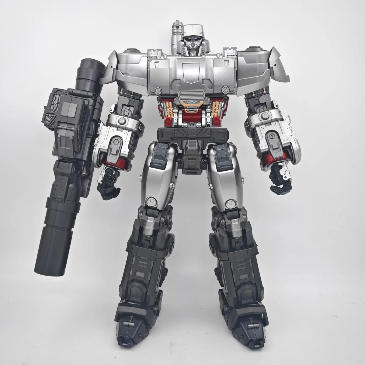 

Transformation TFCON Megatank MT01B MT-01B Monocrat Deceptions MG Tank Original Color Ver Figure DLX Scale