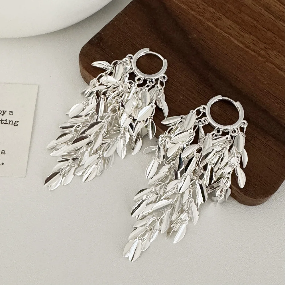 

Silver Tone Leaf Tassel Dangle Earrings for Women Chic Statement Earrings with Fringe Design Elegant Party Wedding Jewelry Gifts