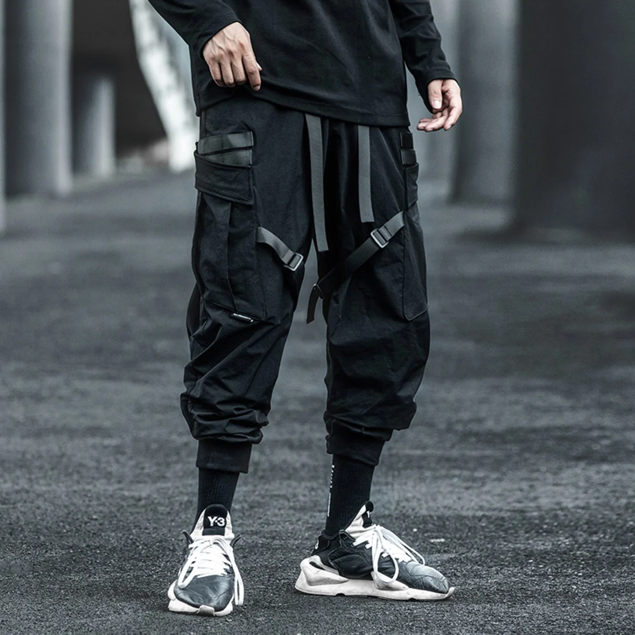 Streetwear 2022 Multi Pockets Ribbons Cargo Pant Man Hip Hop Tactical Function Pants Elastic Jogger Men Trousers