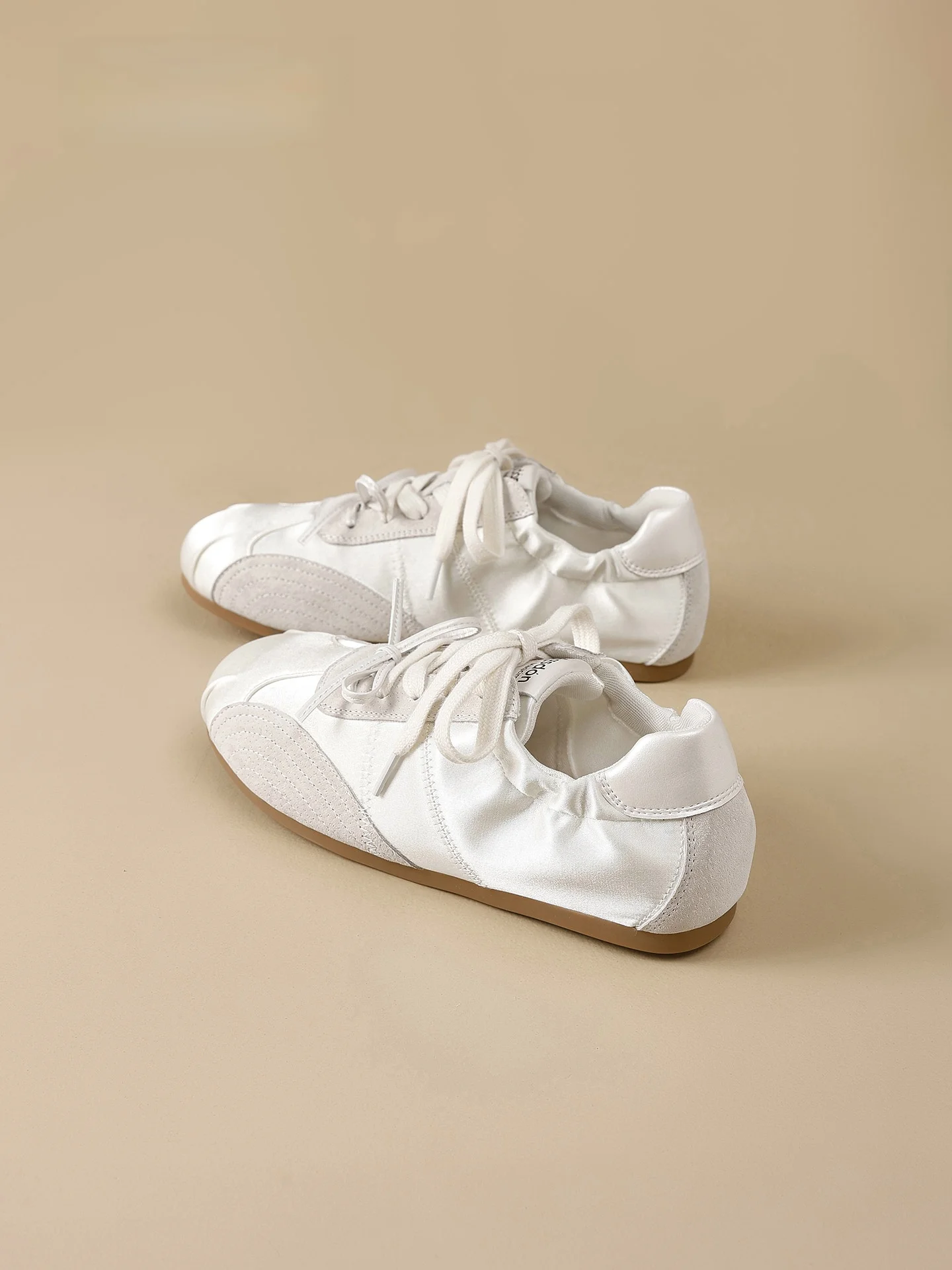 

Ballet Dequn Shoes Women's 2026 New Summer Breathable Agan Board Shoes Soft Bottom Sports Leisure Shoes Fashionable White