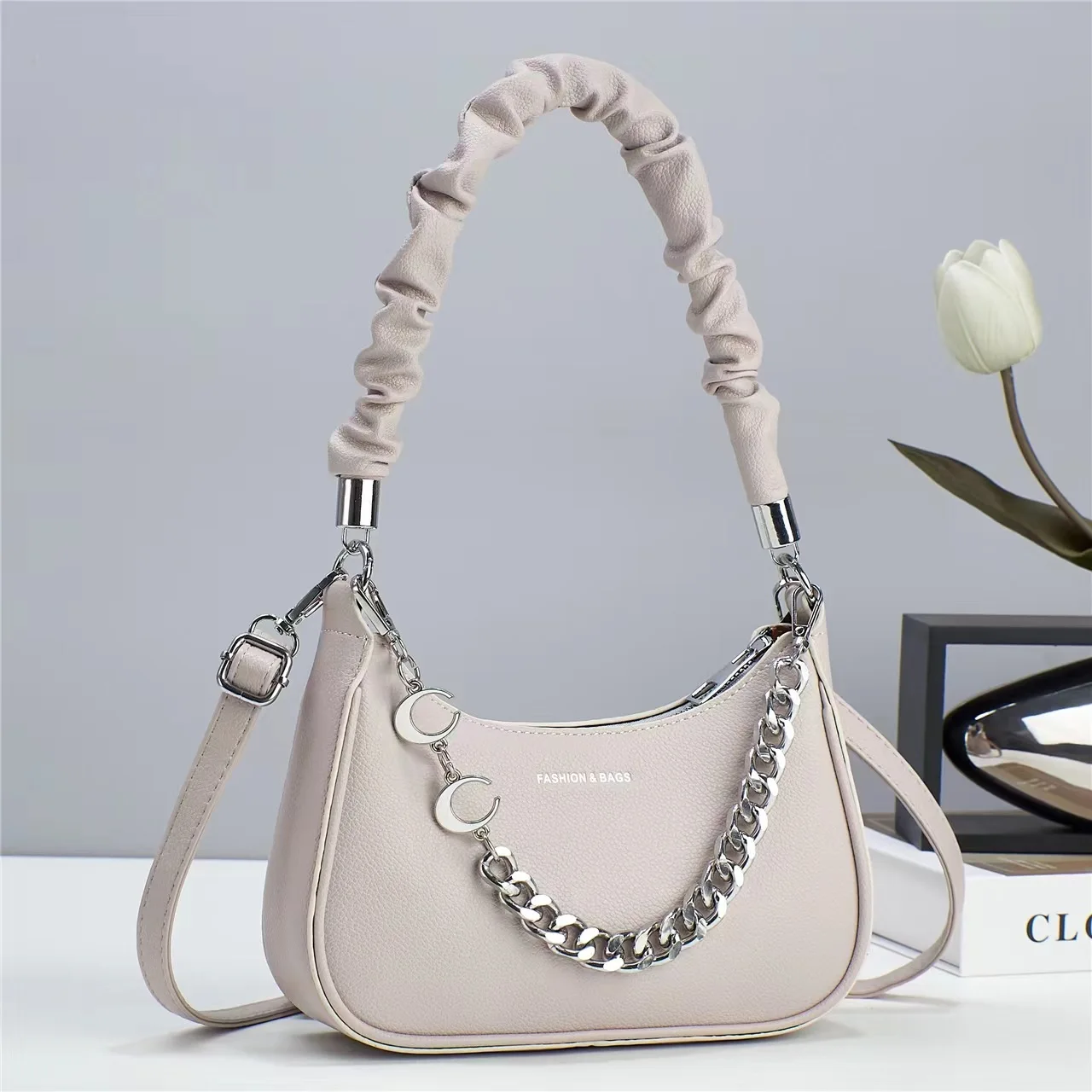 

2025 Trendy Shoulder Tote Bag Womens Fashionable Crossbody Purse Spacious Casual Handbag Minimalist Everyday Chic Bag