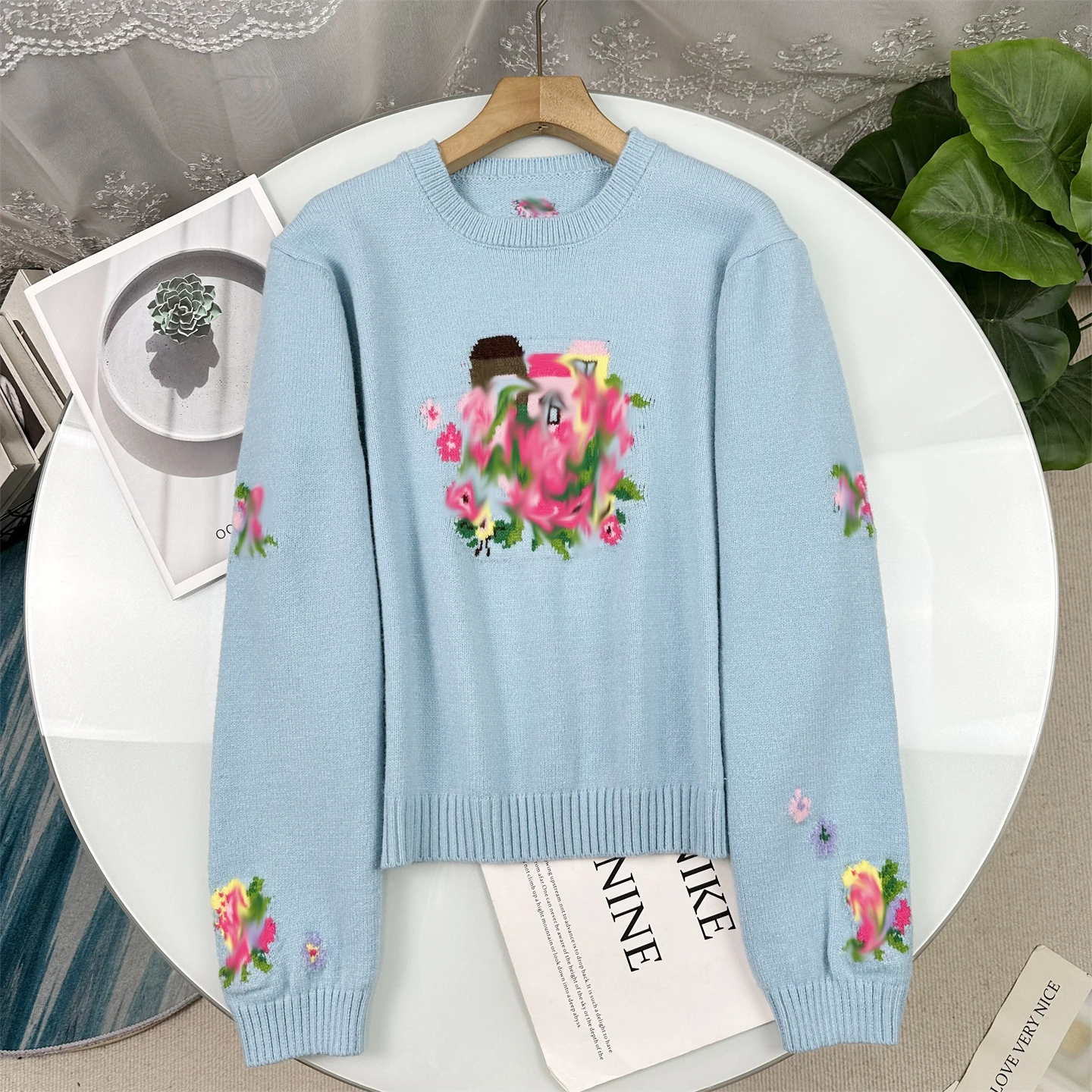 

Elevated Dopaamine Heavy Embroidery round Neck Knitted Sweater Women's Soft Gentle Skin Friendly Flower Sea Town Design