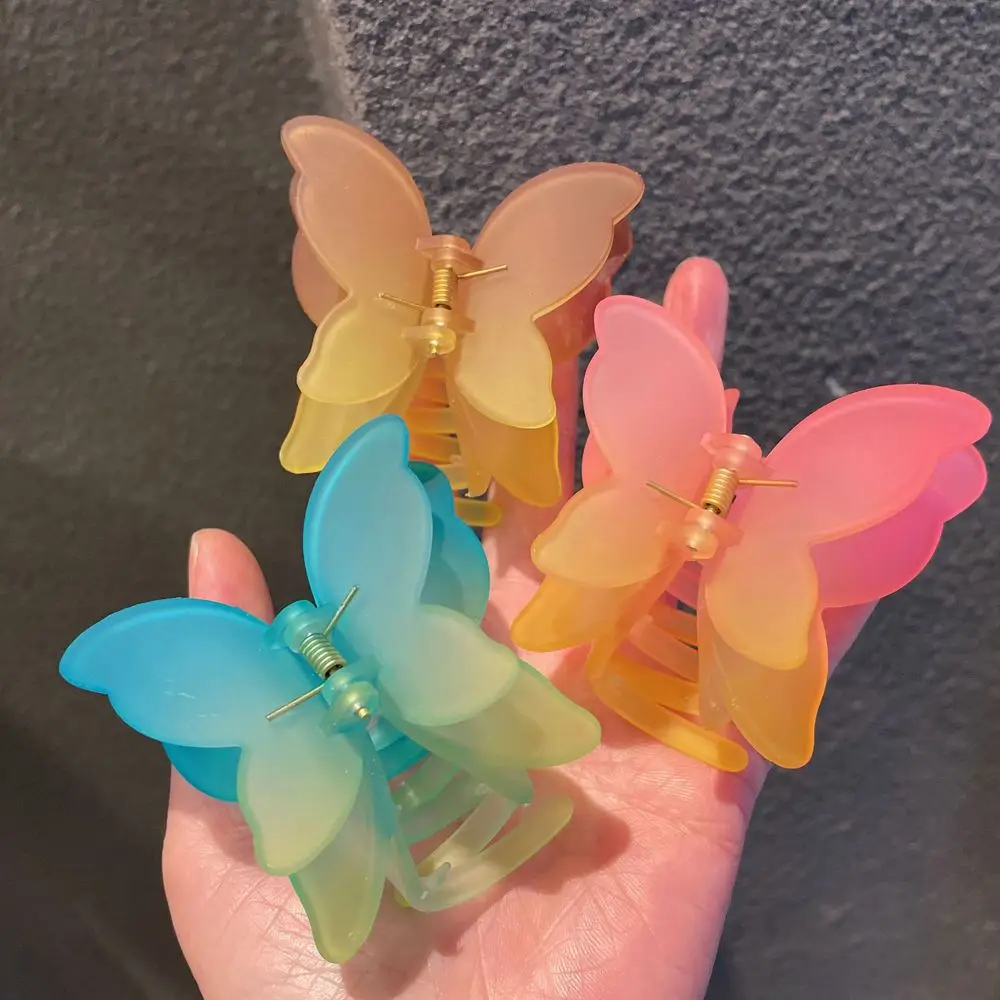 

New Frosted Rainbow Gradient Resin Hair Claw Clips Women Butterfly Shark Clip Transparent Headwear Fashion Hair Accessories