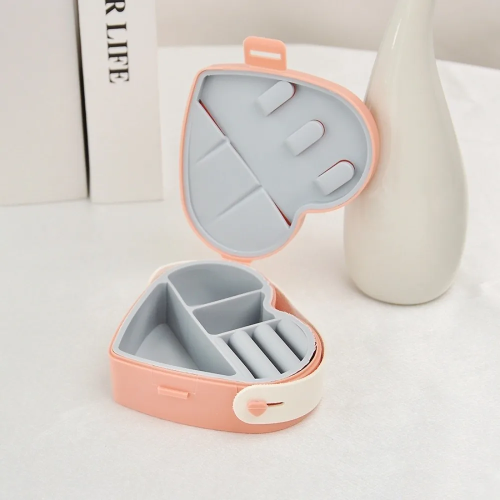 

Convenient Plastic Jewelry Storage Box Snap Button Mini Travel Organizer Heart-Shaped Jewelry Organizer Display Purpose
