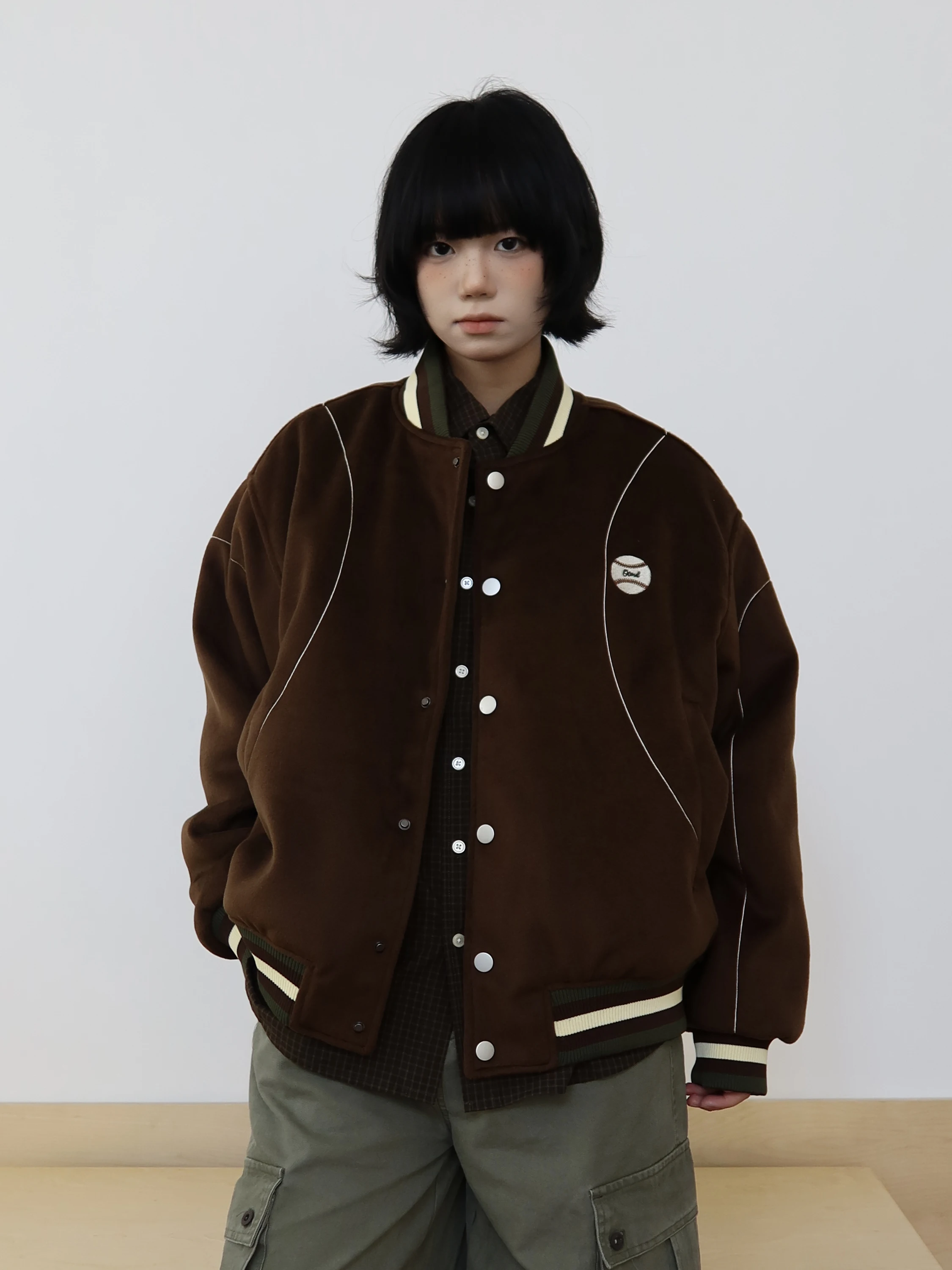 

Утепленная мужская бейсбольная куртка в американском ретро-стиле, теплая хлопковая куртка-сэндвич, повседневная верхняя одежда для города, модная, из полиэфирного волокна