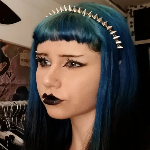 Imagen 2 del producto Diadema gótica Punk con tachuelas y remaches, tachuelas de Metal, diadema para el pelo con púas, tocado de moda alternativa con tachuelas para mujeres y hombres