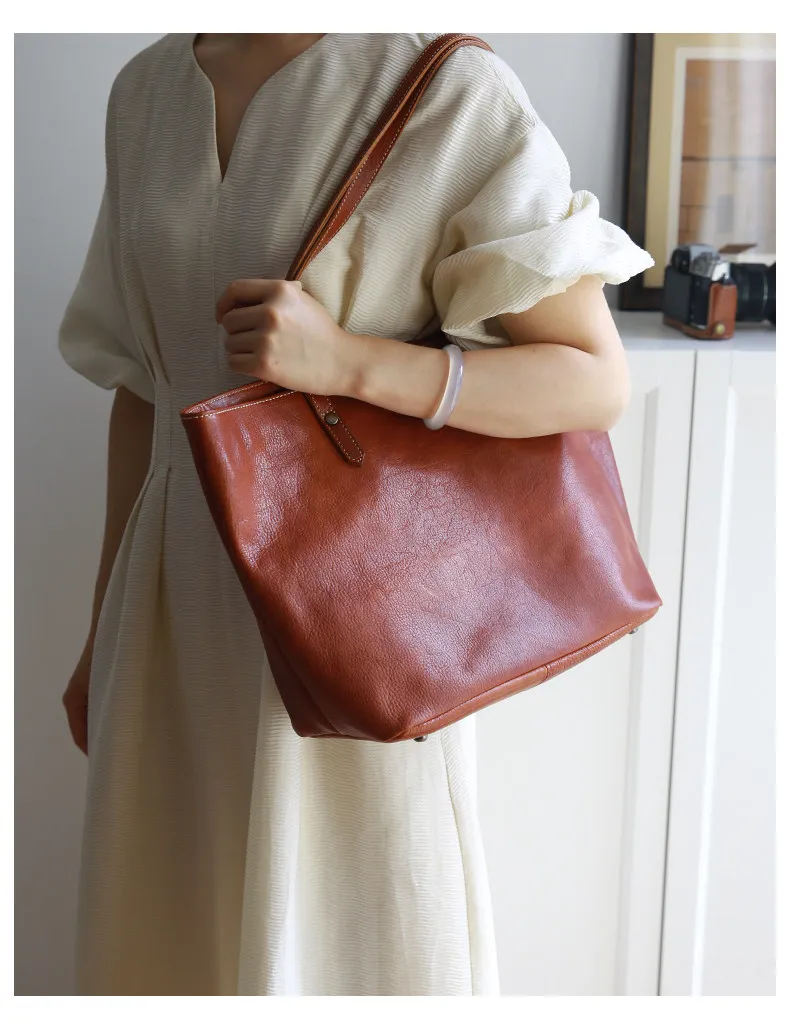Einkaufstasche für das Wochenende, aus echtem Leder, Damenhandtasche, lässiger Luxus, handgefertigt, aus echtem Rindsleder, Damen-Umhängetasche, schlichte Handtasche. – Detail 9