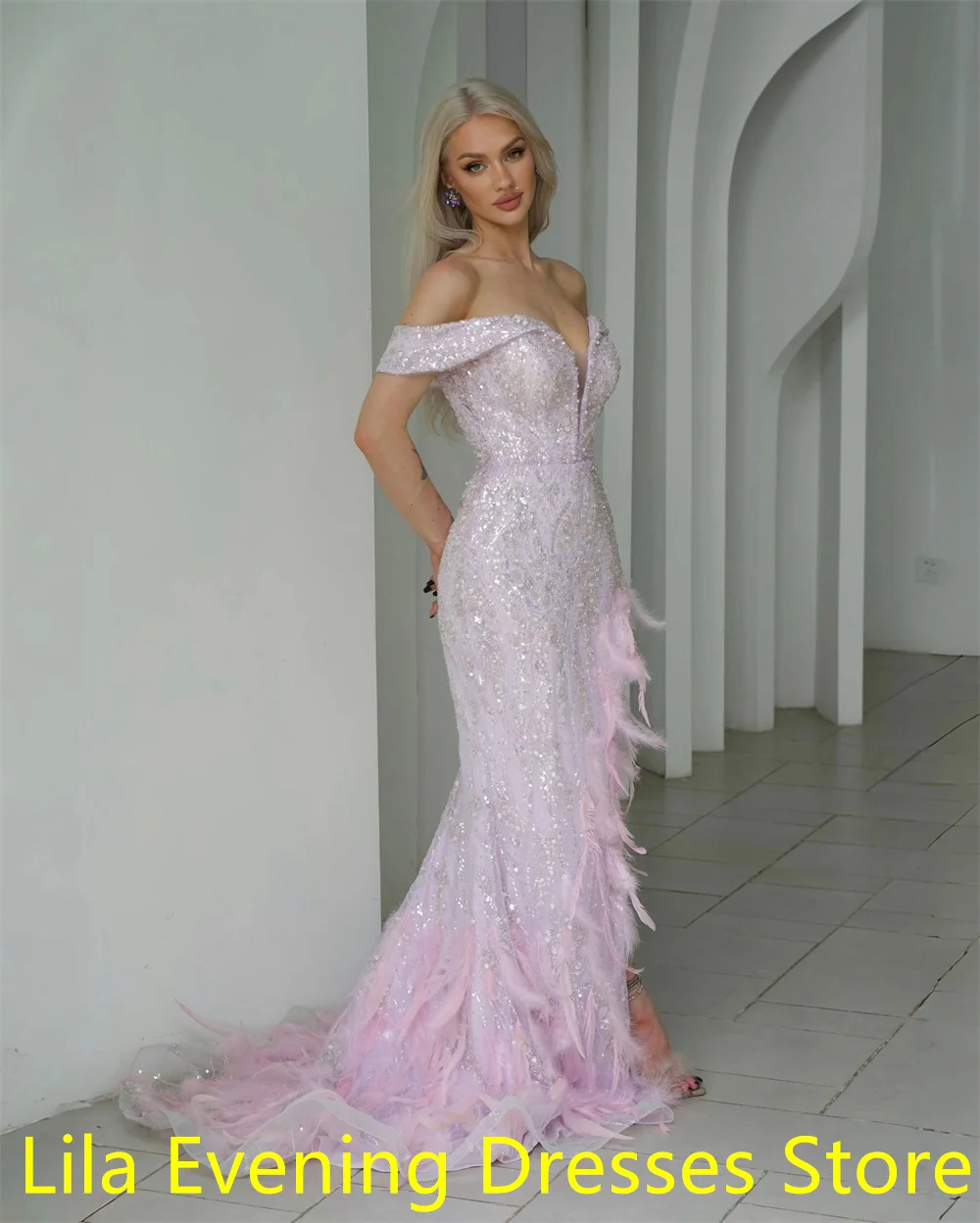 Customized  Fashion pink Satin Homecoming Dress Exquisite Sweetheart Off the Shoulder Feathers Tassel Zipper Back Robe de soirée