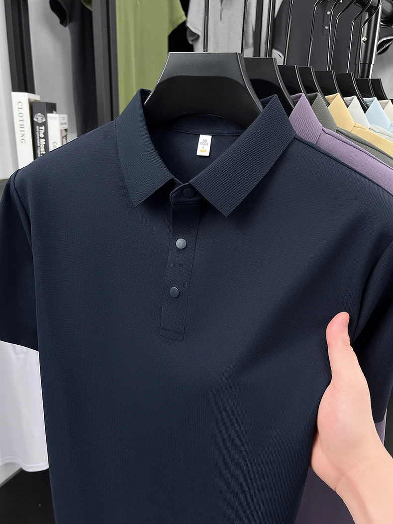 Hochwertiges Eisseide-Kurzarm-Poloshirt für Herren, klassisches einfarbiges, atmungsaktives Business-Casual-T-Shirt, neues Luxus-Oberteil für den Sommer. – Detail 28