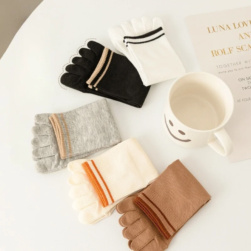 1/4/5 Pairs Women's Five Finger Cotton Socks Anti Odor Striped Mid-Calf Breathable Split Toe Socks for Sports Yoga Pilates