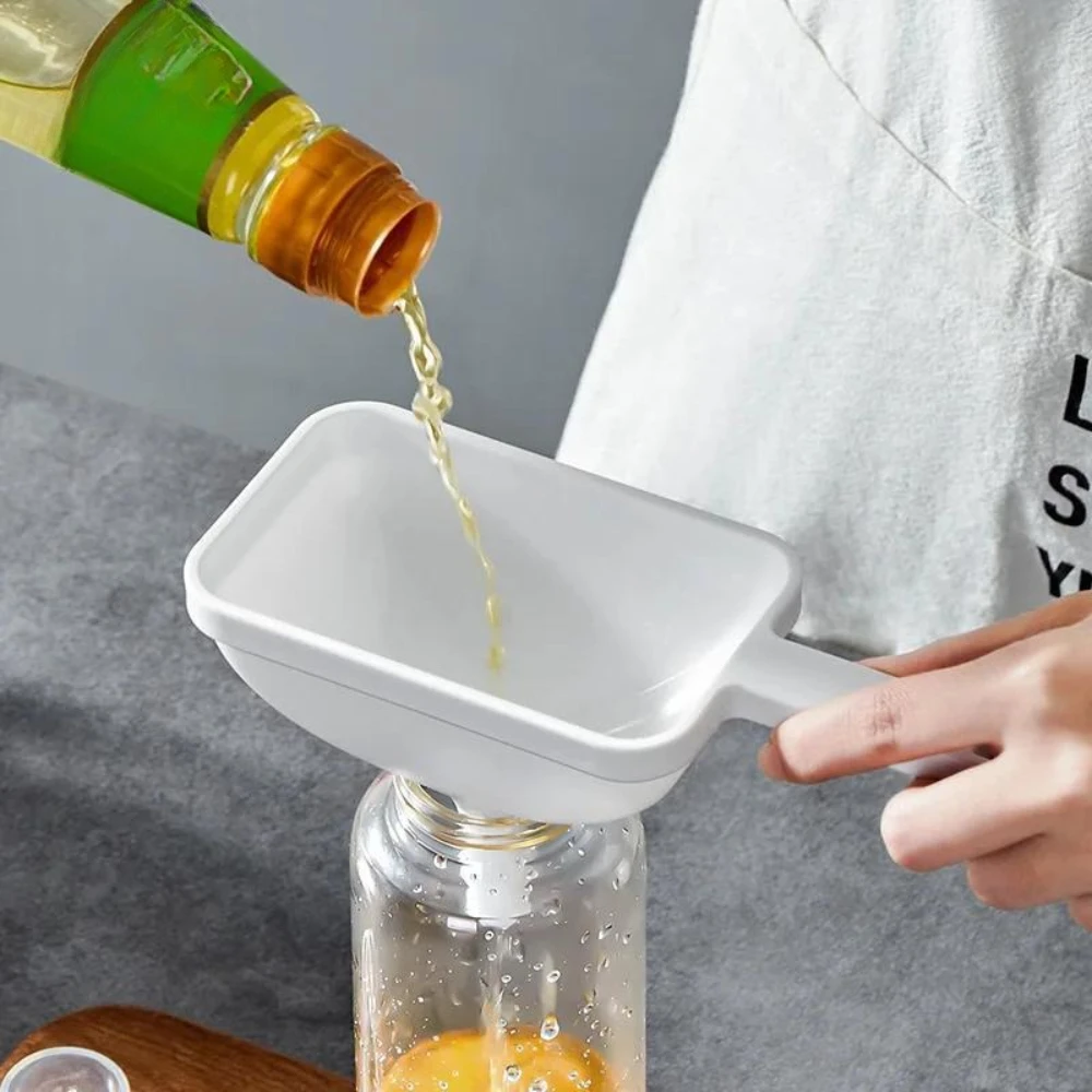 Kitchen Food Grade Material Funnel for Convenient Refueling Plastic for Household Oil Leakage Large-diameter Oil Pouring Funnel