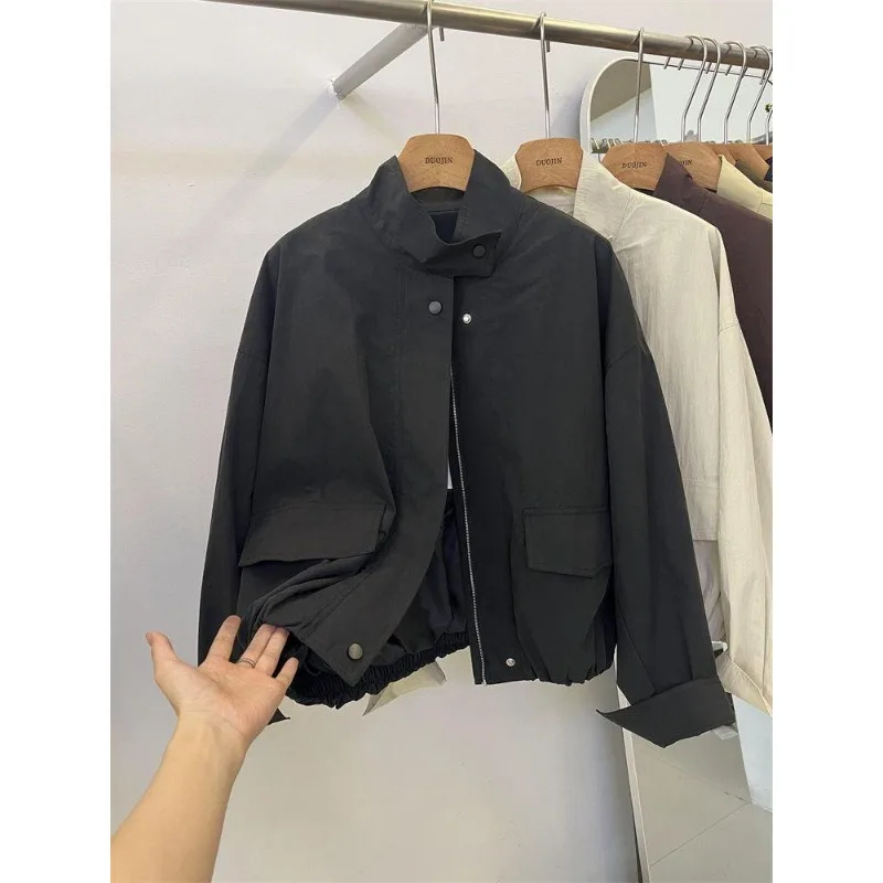 معطف نسائي جديد لربيع وخريف 2025 عالي الجودة بياقة واقفة صغيرة فضفاضة غير رسمية للعمل قصير #1