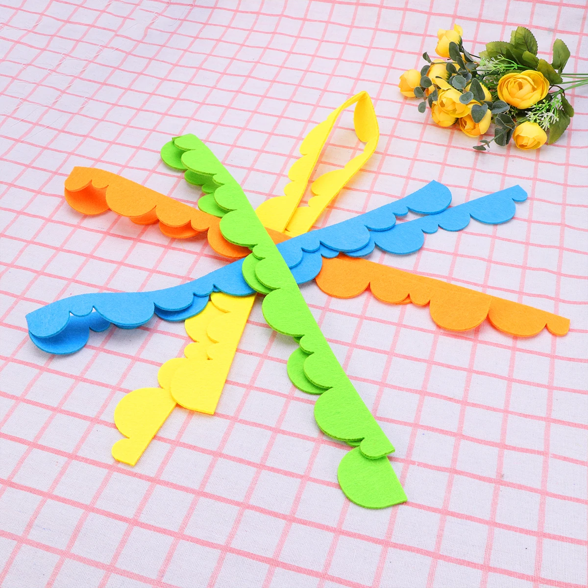 

4 Pcs Decorative Plates Wavy Lace Strips Decoration Ruffled Blackboard Wall Beautification Layout