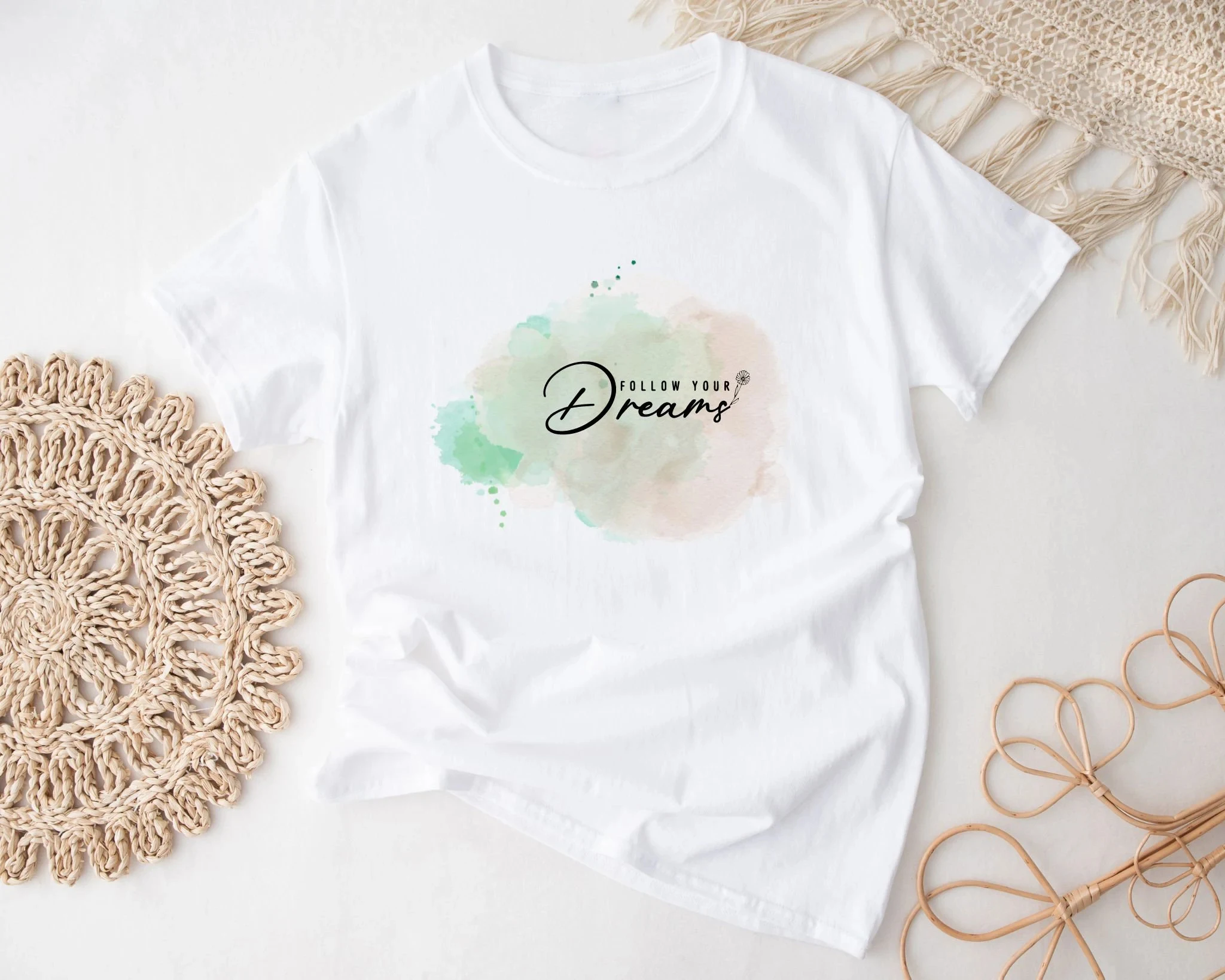 

Женская летняя футболка с принтом «Следуйте за мечтами»