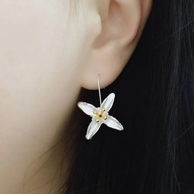 Korean Star Chic Long Clover Flower Stud Earrings For Women Gift Valentine's Day Trend Designer Luxury Wedding Jewelry Wholesale