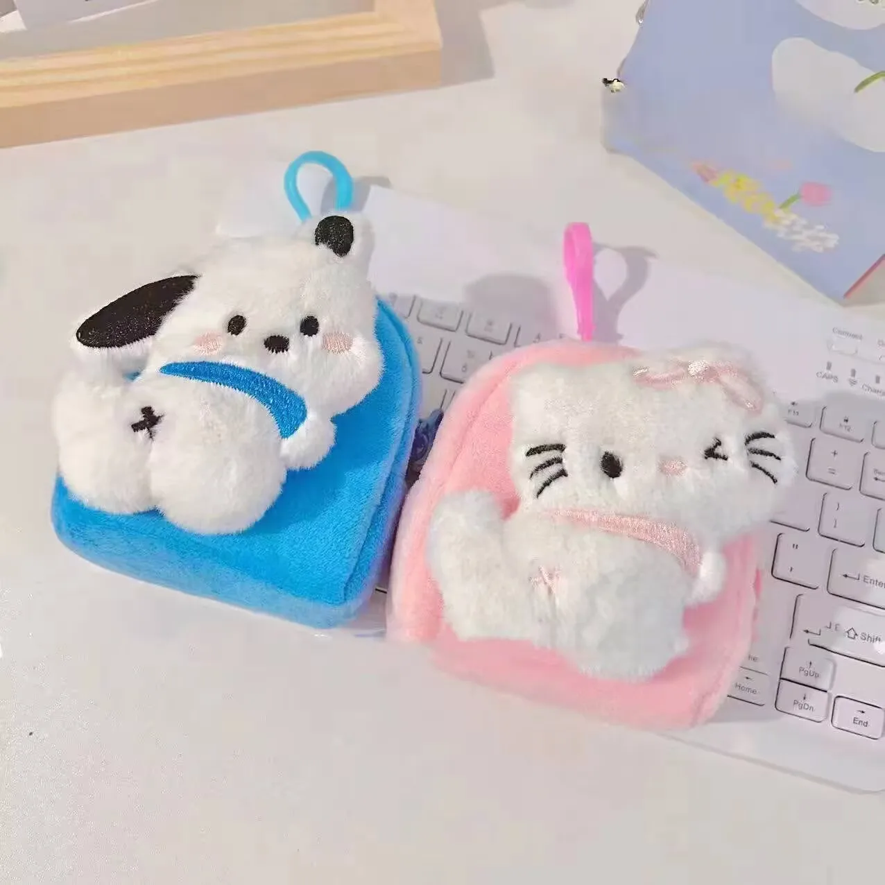 Monedero de Anime Sanrio Hello Kitty, bonito monedero de dibujos animados Pochacco para niñas y niños, bolsa para auriculares, decoración de mochila escolar, adornos, regalos de vacaciones