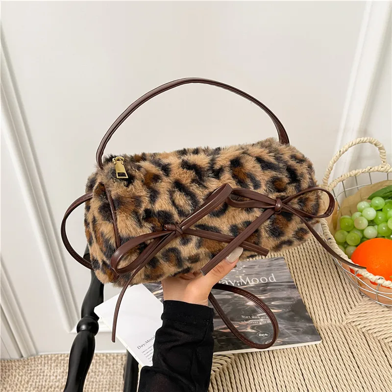 

Универсальные женские сумки Design Sense Advanced в стиле ретро, зима 2025, новые модные сумки, бархатные сумки на плечо с леопардовым принтом и молнией