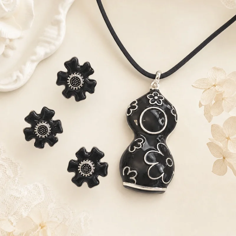 Russian Matryoshka Doll Pendant Long Sweater Necklace, Adjustable Suede Cord Enamel Necklace, Ethnic Folk Style Gift Jewelry0280