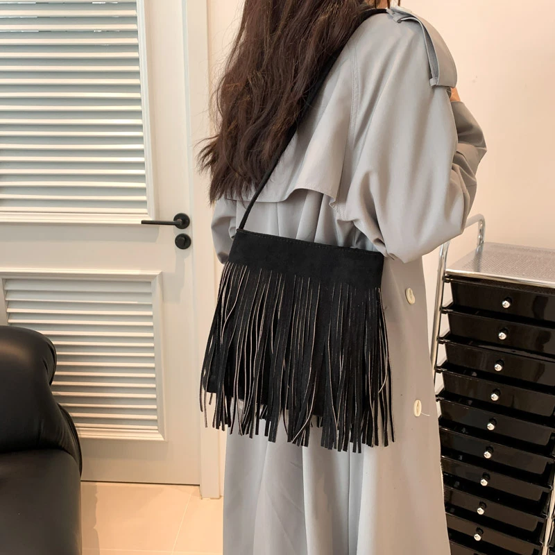 Ladies Tassels Crossbody Bag Boho Scrub Leather Single Shoulder Bag With Fringed Leisure Sense Daily Working Travel Tote Pouch