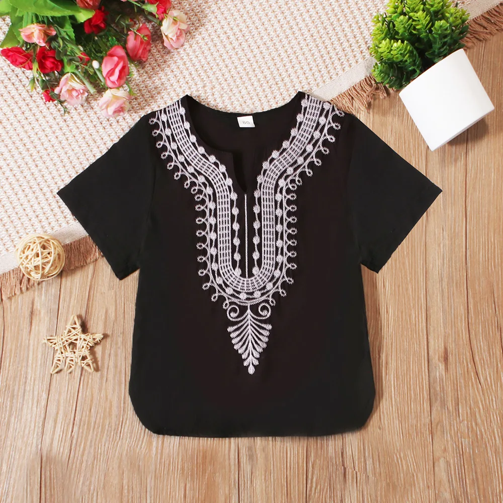 تي شيرت عصري للأولاد المسلمات برقبة على شكل حرف v ملابس أطفال تقليدية Dashiki ملابس صيفية للمهرجان الأفريقي تي شيرت أساسي للأطفال