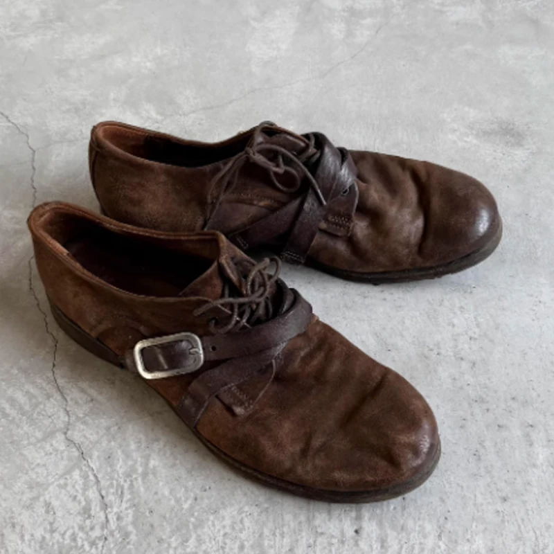 

Мужские коричневые оксфорды-лоферы с круглым носком и эффектом потертости, модель 2026, с ремешком и пряжкой, на шнуровке, на массивном каблуке, повседневные, для работы