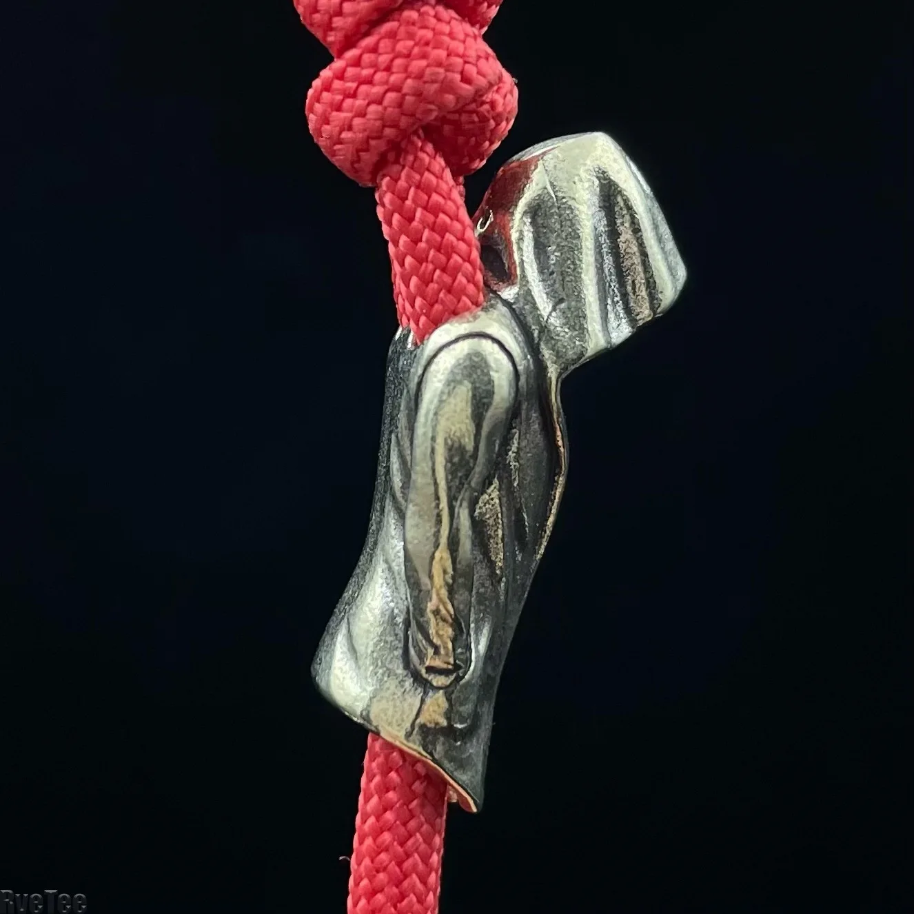 Brass Cloak Knife Shape Bead Pendant, Versatile DIY Paracord Accessory for Woven Bracelets and Outdoor Ornaments