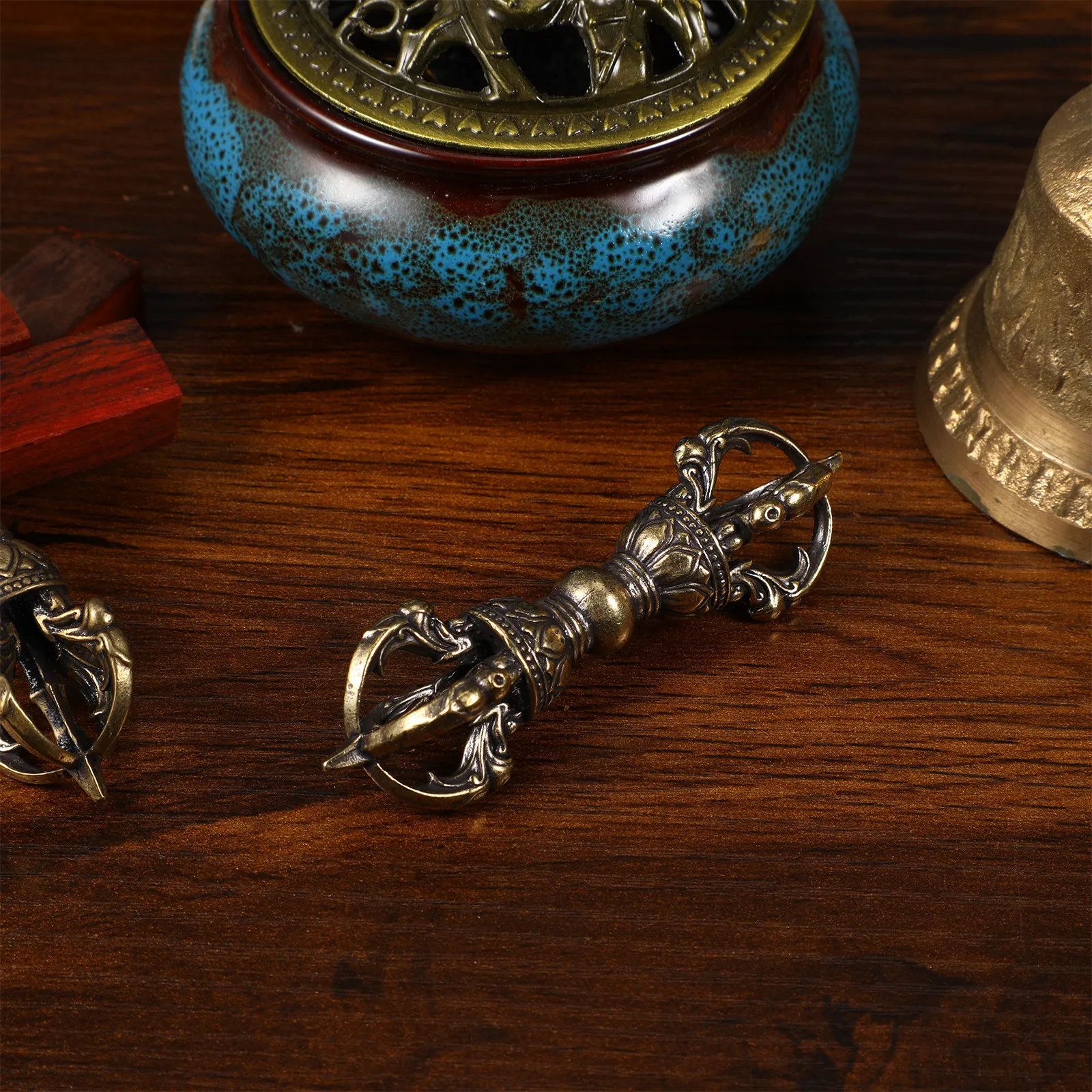 

Brass Pestle Dharma Ornament Vintage Retro Brass Craft Decorative Pestle Rod for Home Office Temple Buddhism Religious Supplies