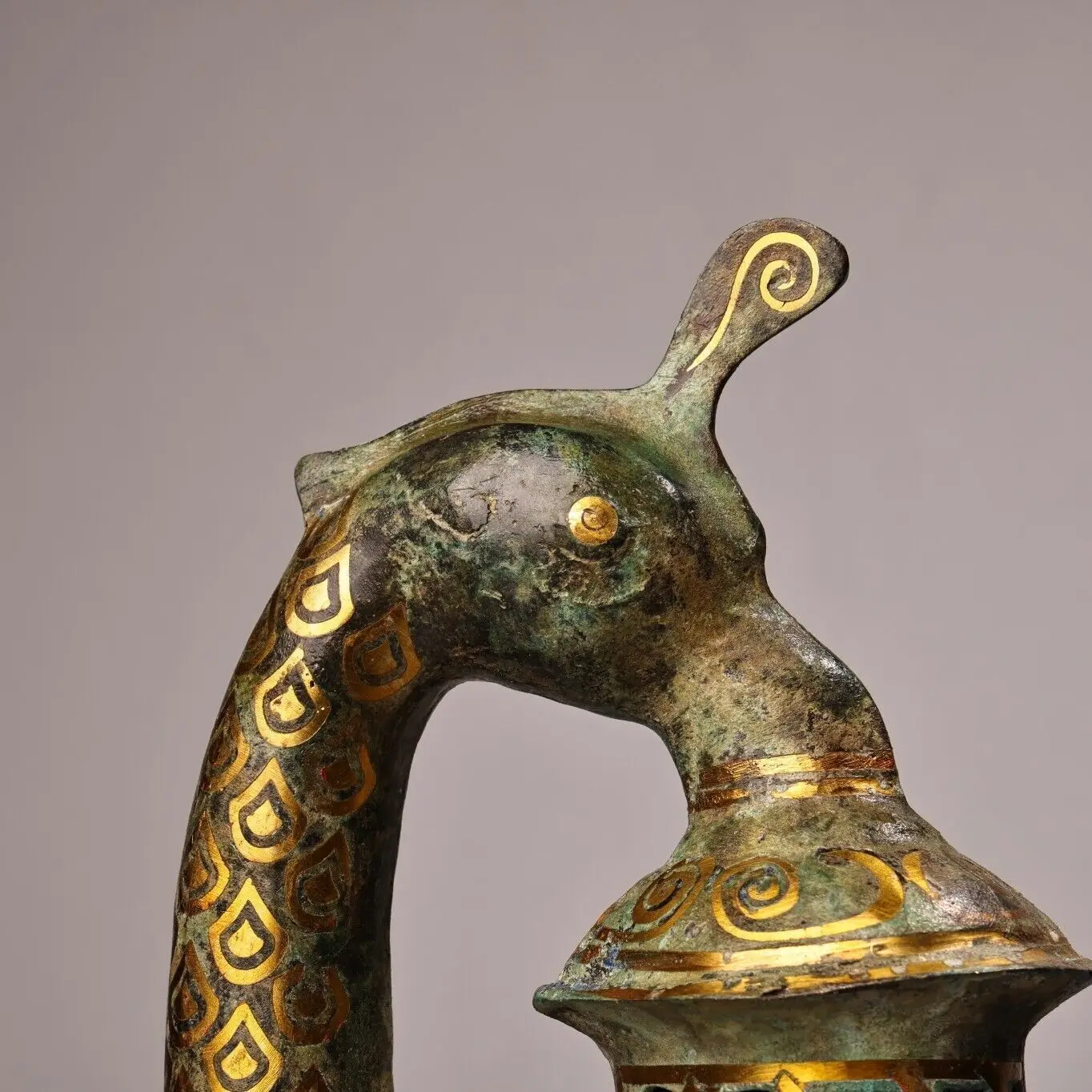 China ancient Bronze ware gilt fengshui sacrifice Bird Candle Holder Candlestick