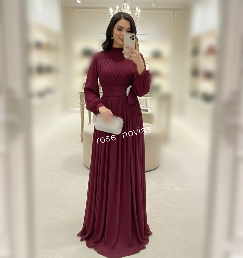 فساتين شيفون كلاسيكية مخصصة ذات ياقة عالية وطيات على شكل حرف a فساتين طويلة مناسبة مخصصة للنساء فستان سهرة أنيق لحفلات الزفاف