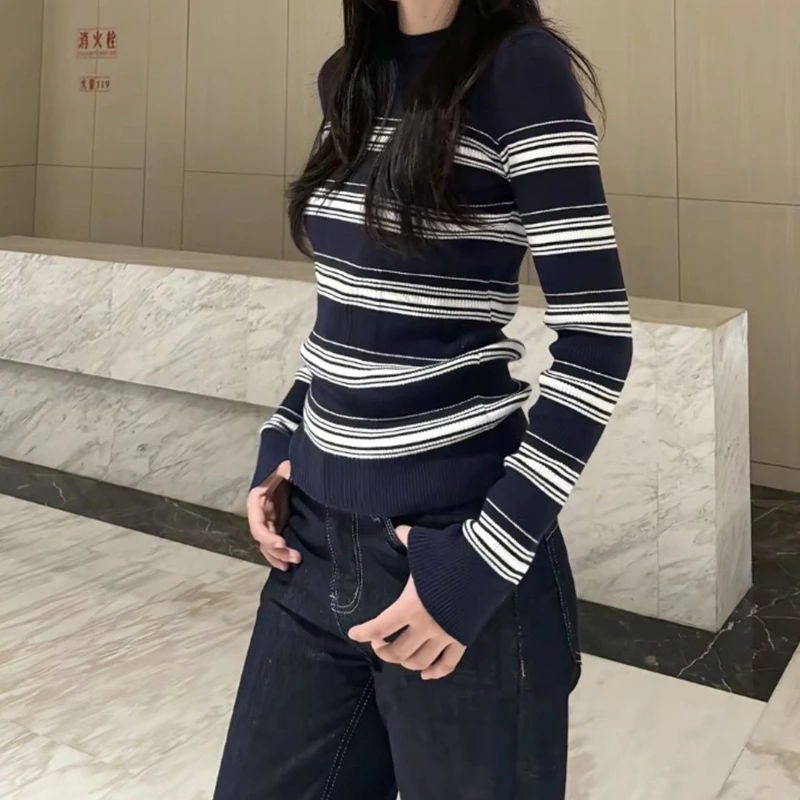 

Retro Contrasting Striped Long Sleeved Knitted Sweater for Women in Autumn and Winter, Slim Fit and Versatile Base Top