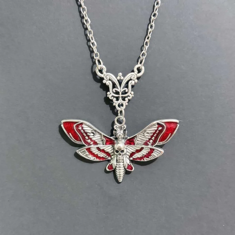 Gothic Punk Red Glazed Enamel Skull of Death Moth Pendant Necklace for Men Women Halloween Personality Collar Chain Jewelry Gift