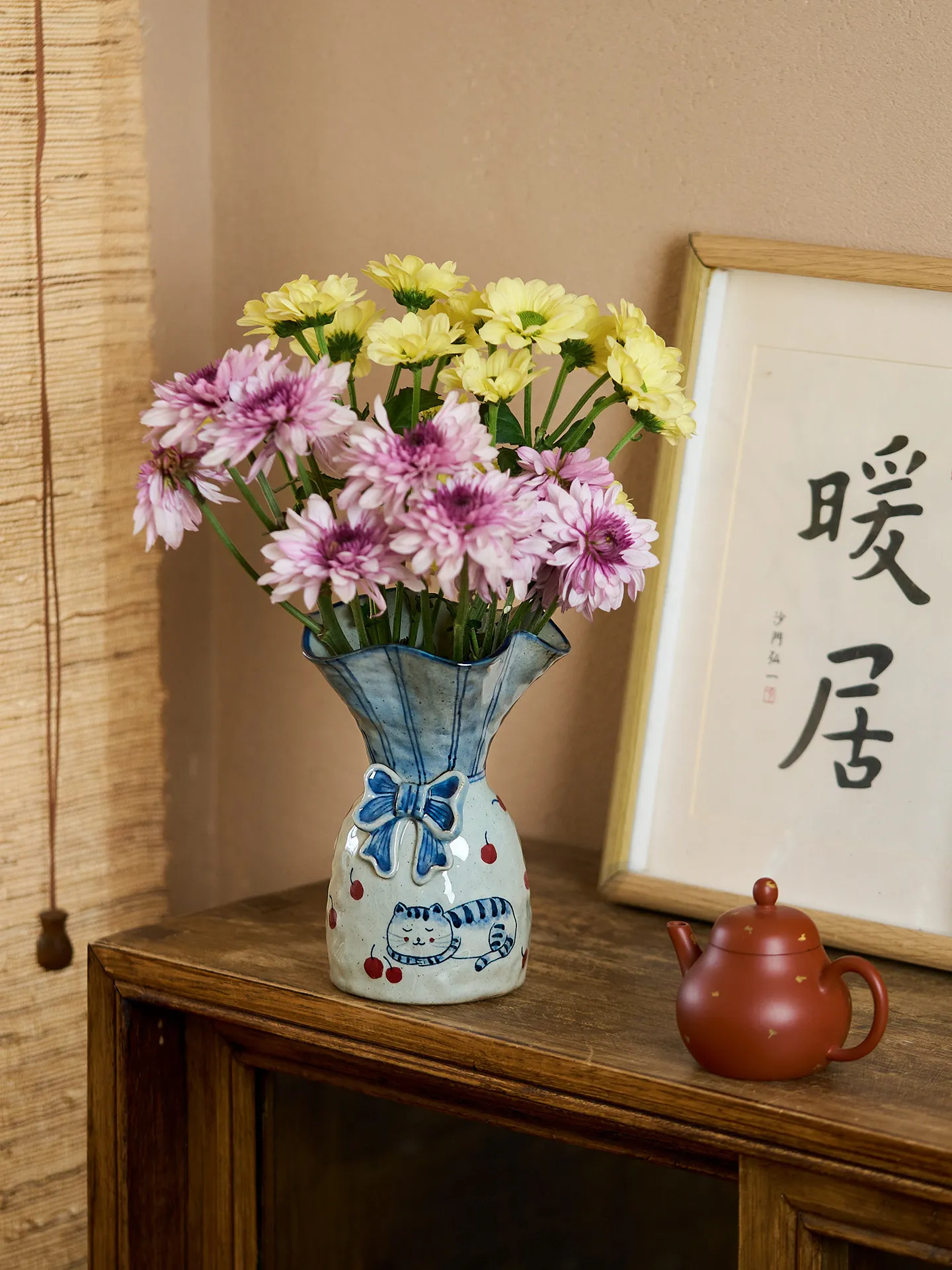 Jingdezhen Ceramic Vase With Ancient Style Hand-painted Cute Cat Creative Retro Tabletop Small Ornament