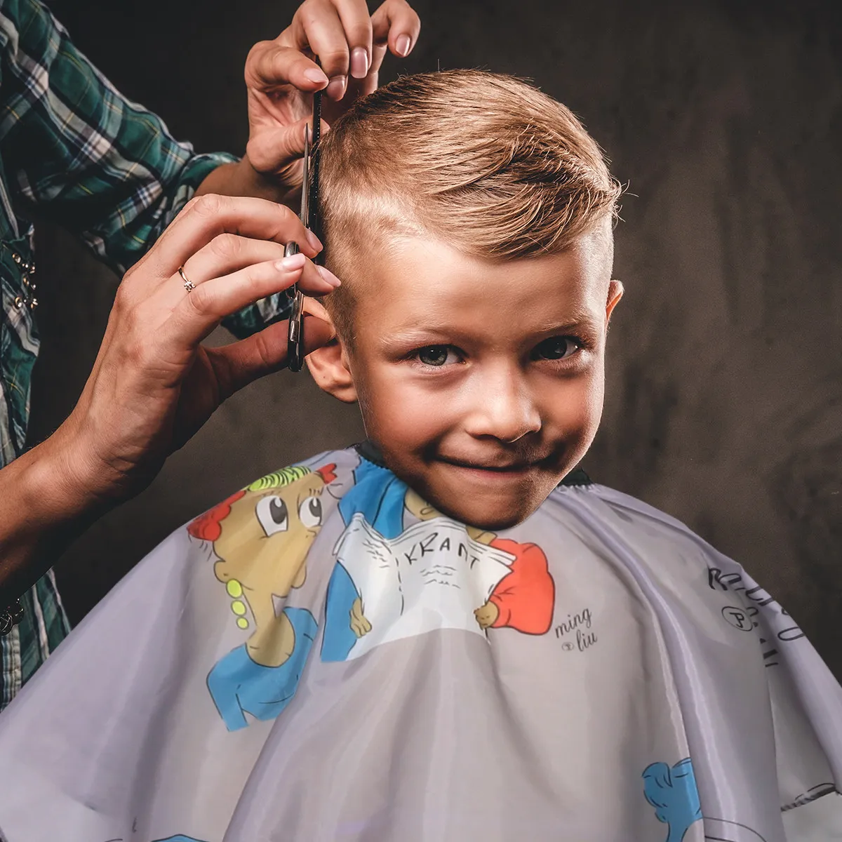 

Kids Haircut Apron Children Cutting Cloth Toddler Cloak Robe Barber Shop Fashion DIY Home Cosplay Chef Creative Long Lasting Use