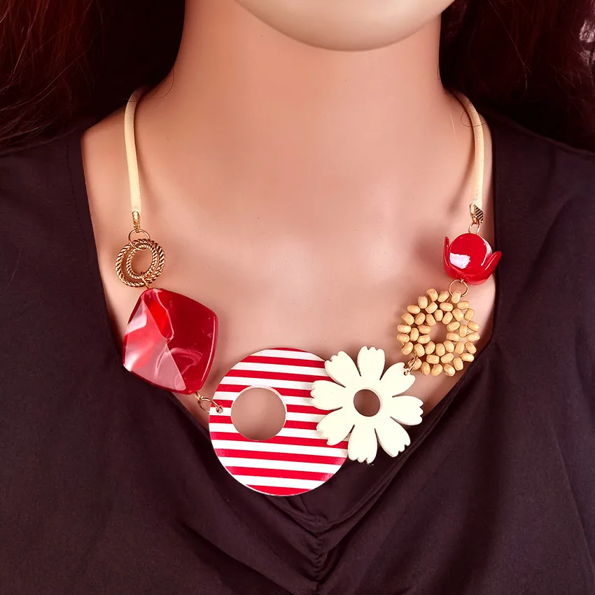 Retro ethnic style handmade bib necklace wooden pendant collarbone chain European and American cross-border jewelry first-hand w