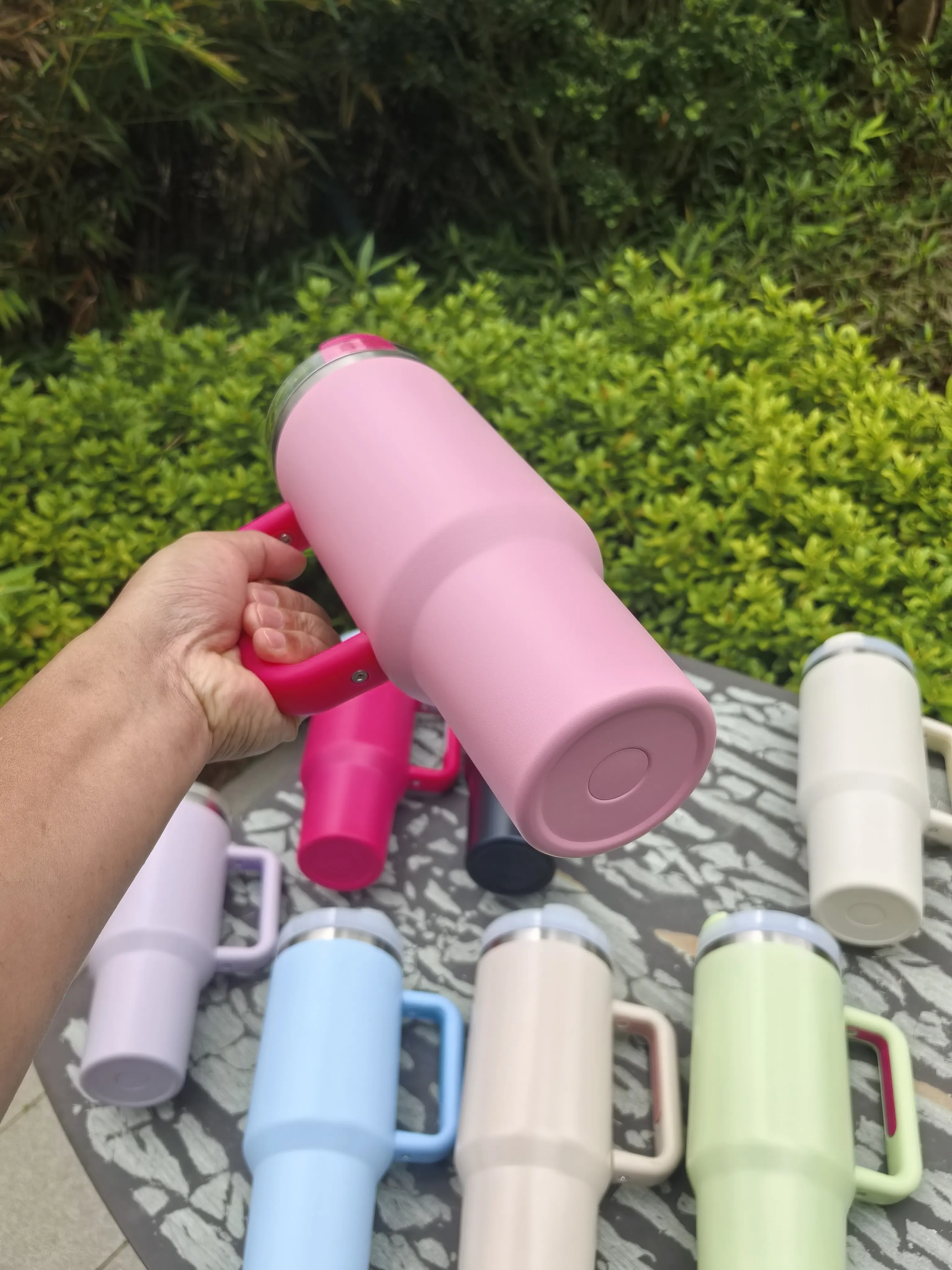 40 oz Double-Layer Stainless Steel Large-Capacity Car and Outdoor Sports Cup with Portable Straw and Cup Handle