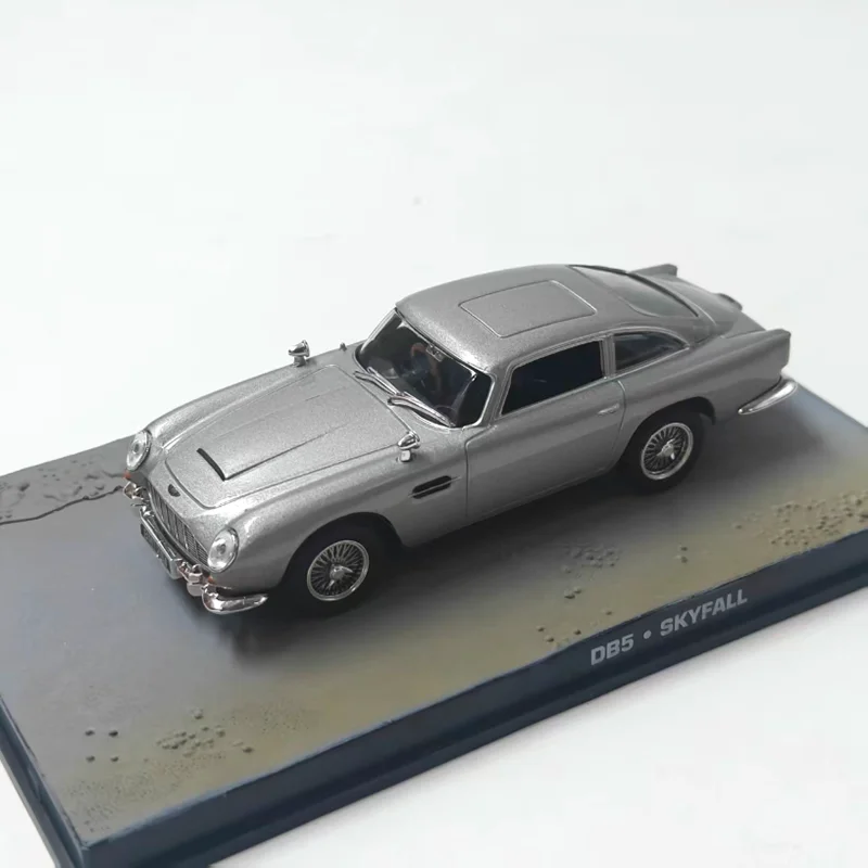 

Литой под давлением масштаб 1:43, UH 007 SKYFALL DB5, имитация сплава, модель автомобиля, статическая коллекция, украшенные праздничными игрушками, сувенирный подарок