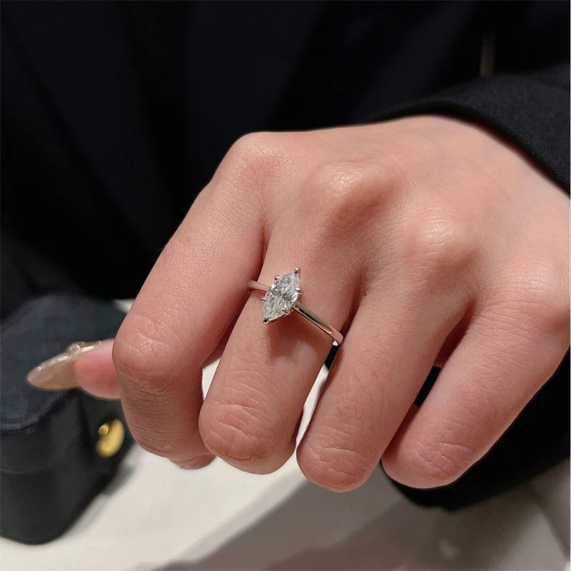 Mosangxiha Lefei Fashion Trendy Classic Fine Diamond-set Moissanite Design 1ct Eye Ring For Charm Women Silver s925 Jewelry Gift