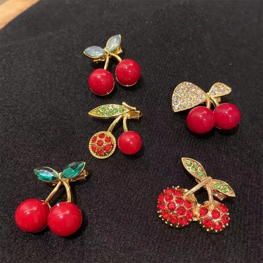 

Enamel Cherry Brooch For Women Girls Cute Fruit Shape Pins Coat Bag Decor Office Casual Jewelry Gift