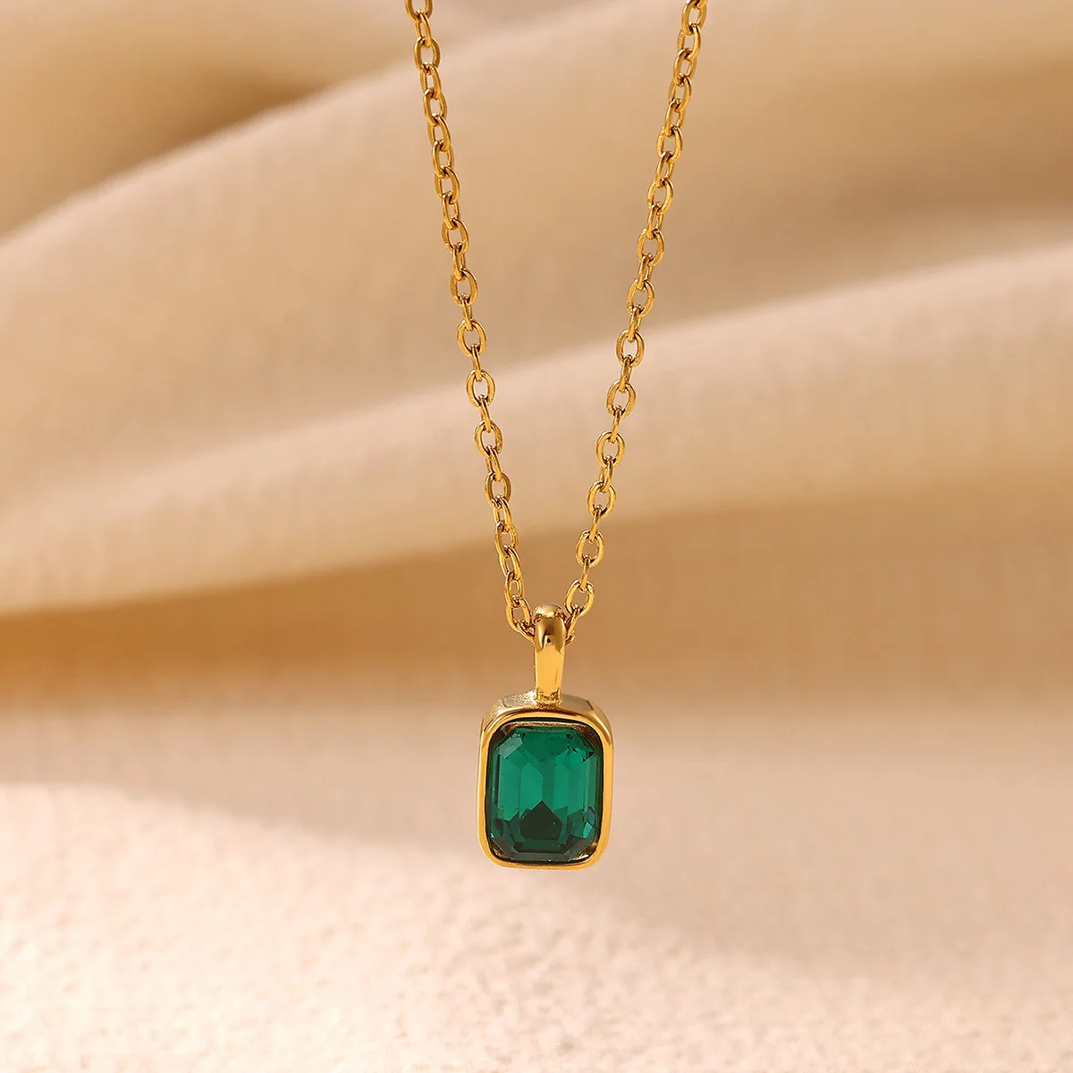 Green Zircon Circle Square Pendant Necklace for Women Stainless Steel Geometric Necklace Charm Aesthetic Wedding Jewelry