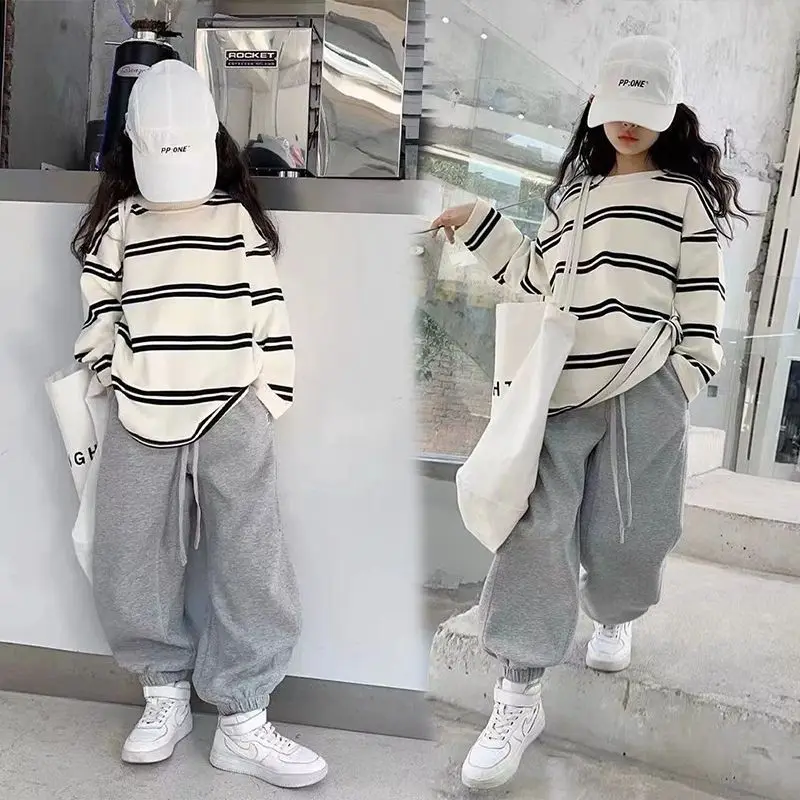 

Girls' Long Sleeved Set Autumn Korean Striped Hoodie Stylish Mid Size Children's Casual Ankle Pants Two-Piece Set