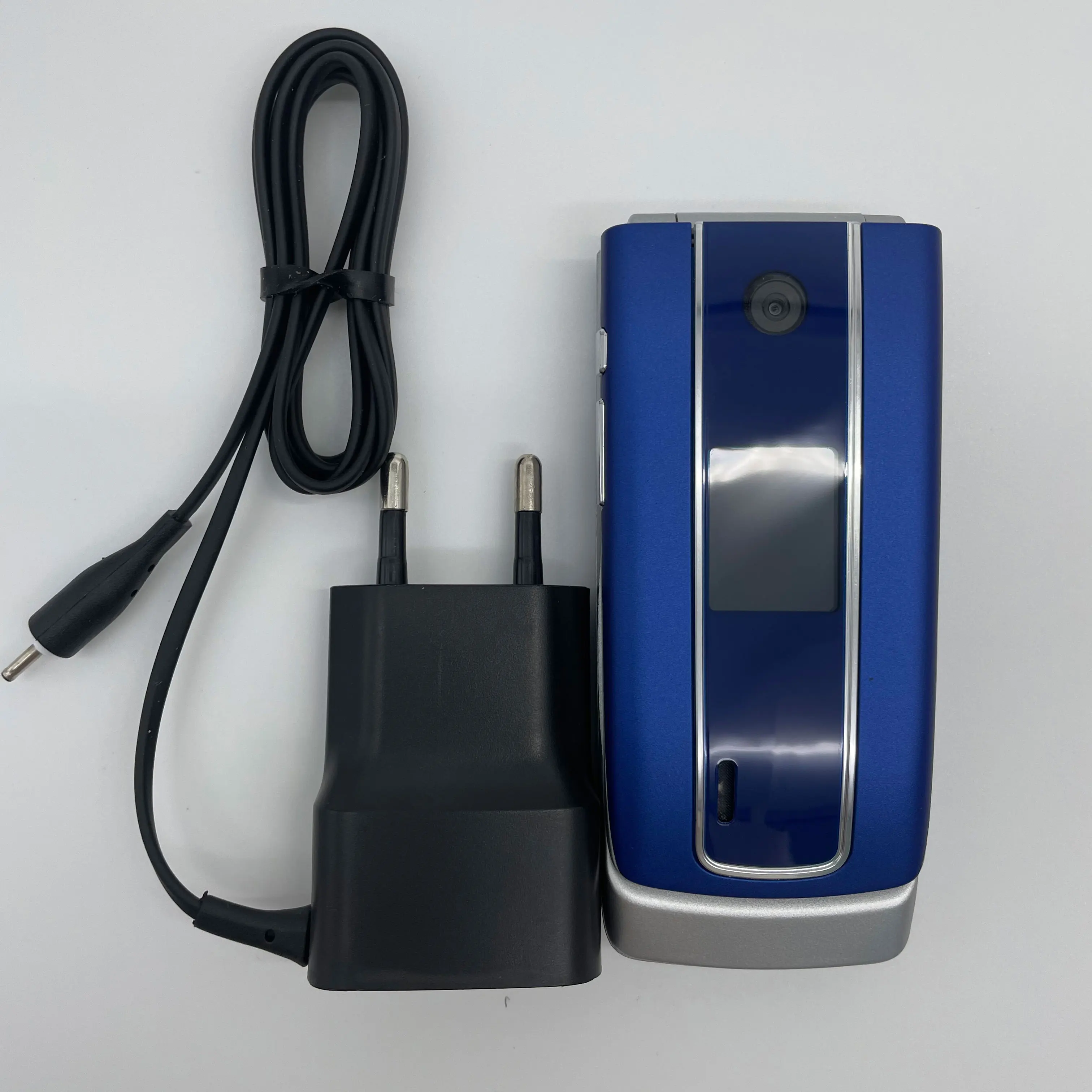 هاتف محمول أصلي غير مقفول 3555 بشريحة واحدة GSM 900/1800 مزود بتقنية البلوتوث ولوحة مفاتيح عربية روسية مصنوعة في فنلندا