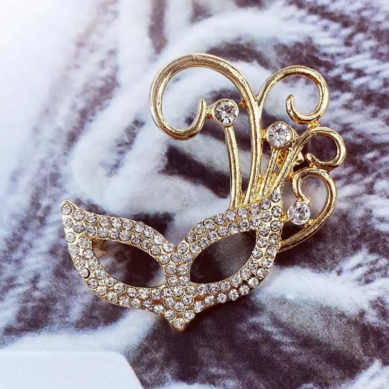 Fashion Rhinestone Fox Mask Enamel Brooches For Women Clothing Coat Jewelry Accessries Gifts