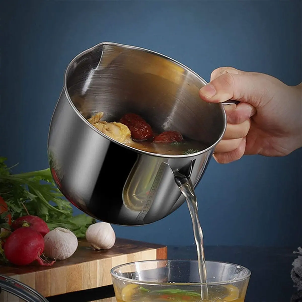 Stainless Steel Fat Separator 1L/4 Cup, Gravy Grease Separator with Strainer and Glass Lid, Soup Oil Separator Cup-A07G