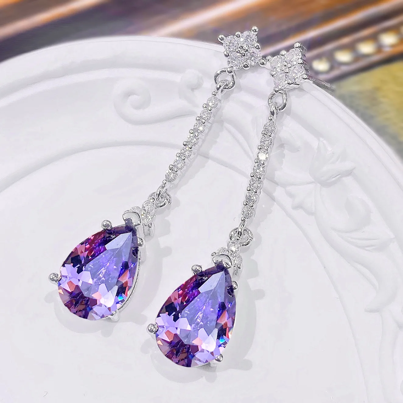 Jewelry live stream inlaid with imitation natural amethyst water drop pear-shaped stud earrings, super flash zircon earrings who