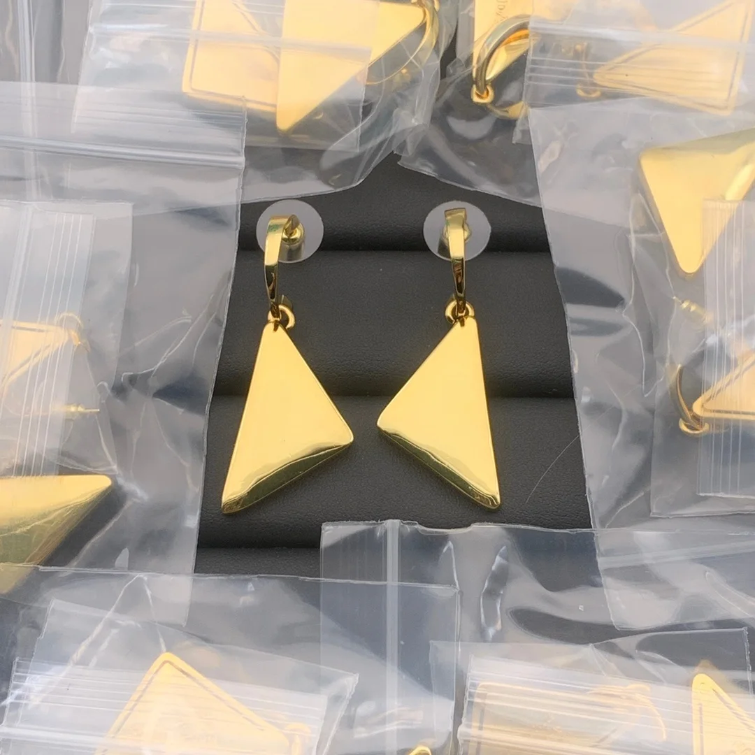 

Новые роскошные серьги-гвоздики с цирконием для женщин, модные, с эмалью, в форме сердца, звезды, геометрические, позолоченные украшения