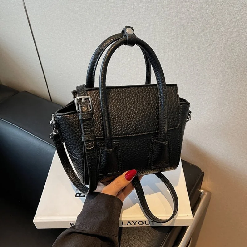 

Fashionable Commuter Bag For Ladies With Laptop Compartment For Work And School Travel Needs