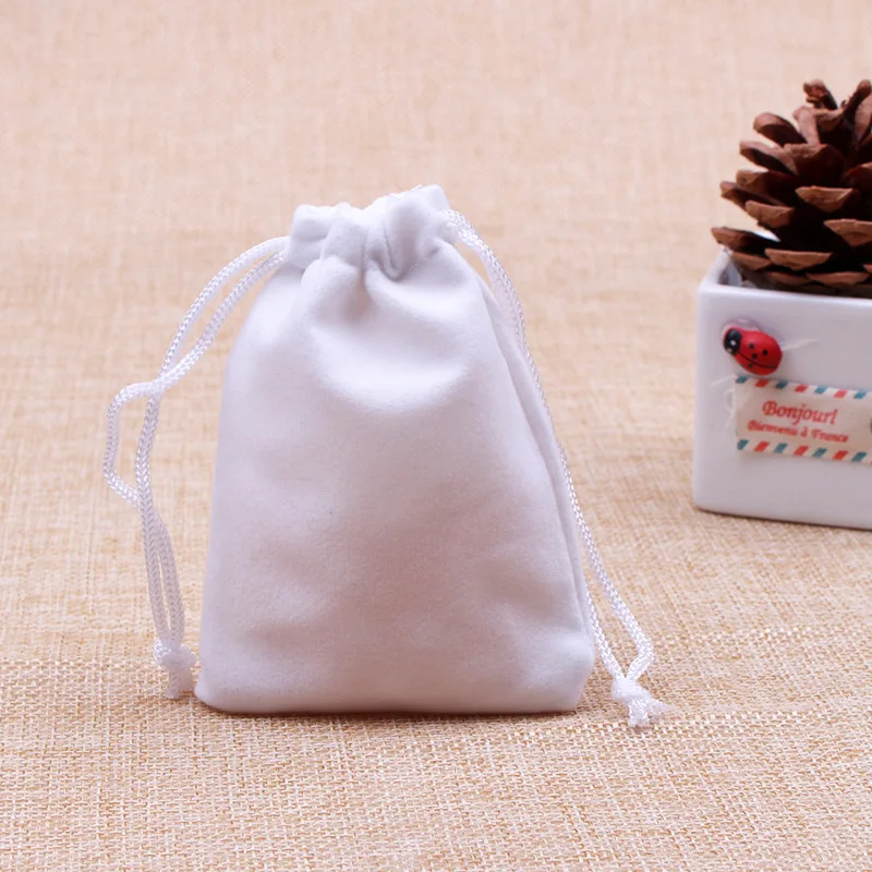 High quality 100 pcs/Lot 9x7cm White Small Packaging Bag Can Be Customized Logo Printed Drawstring Velvet Pouches