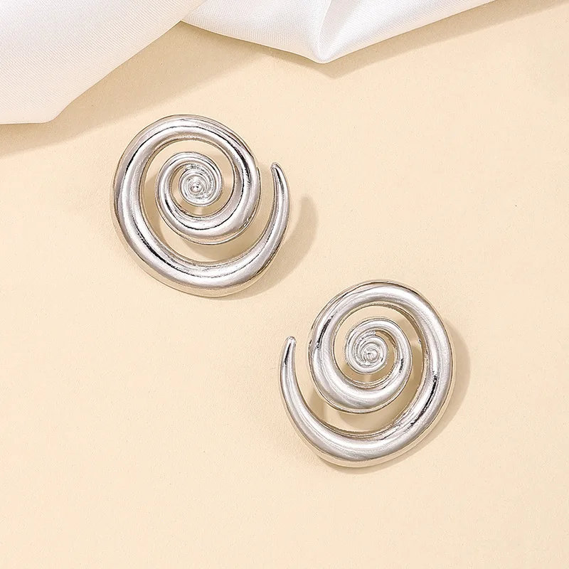 DIEZI Exaggerated Hollow Out Geometric Metal Stud Earrings For Women Girls Party Steampunk Piercing Earrings Accessories Jewelry