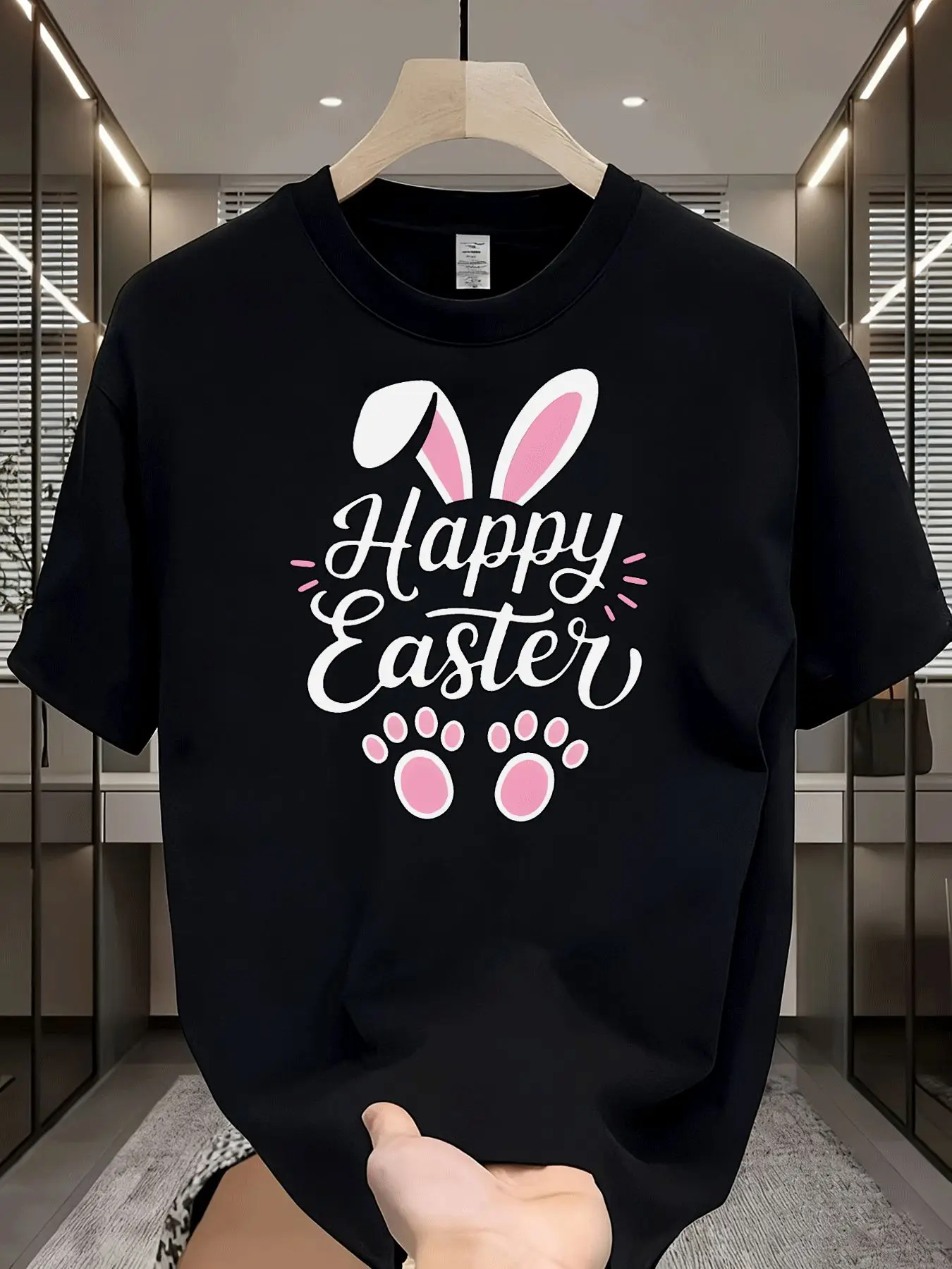 Men'S Casual T-Shirt Featuring a Happy Easter Bunny with Ears And Paw Prints, Perfect for Adult Men'S Fashion As a Holiday Gift Or Party Outfit